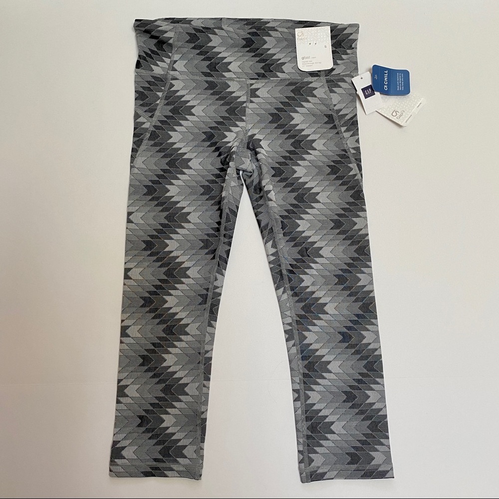 Gap Fit Gfast Capri Leggings Gray Size S NWT